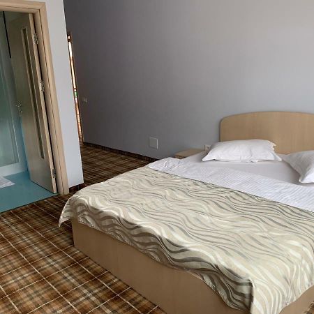 Vila Curcubeu Hotel Buşteni Zewnętrze zdjęcie